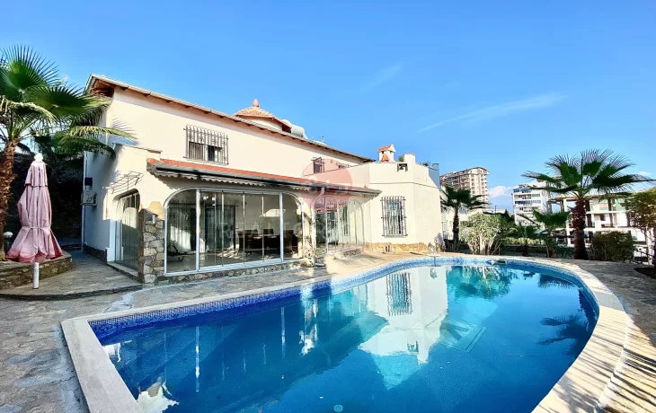 Capture the Perfect Harmony of Sea and Mountain Atmosphere with a Villa for Sale in Alanya