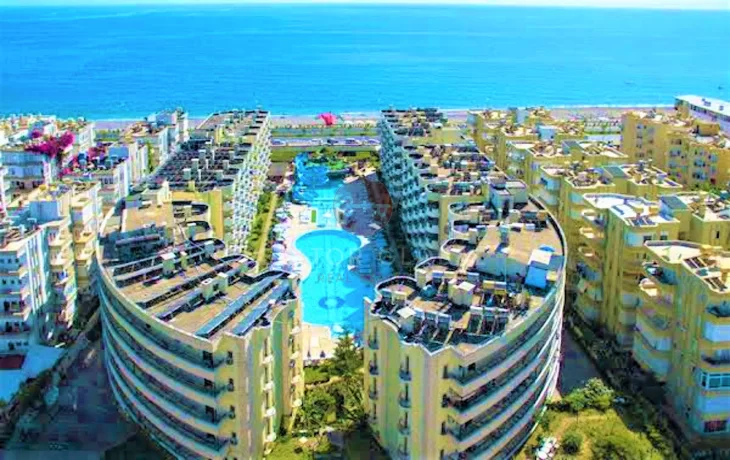 Apartment for Sale in Alanya, Ready to Move in with its Seafront Location