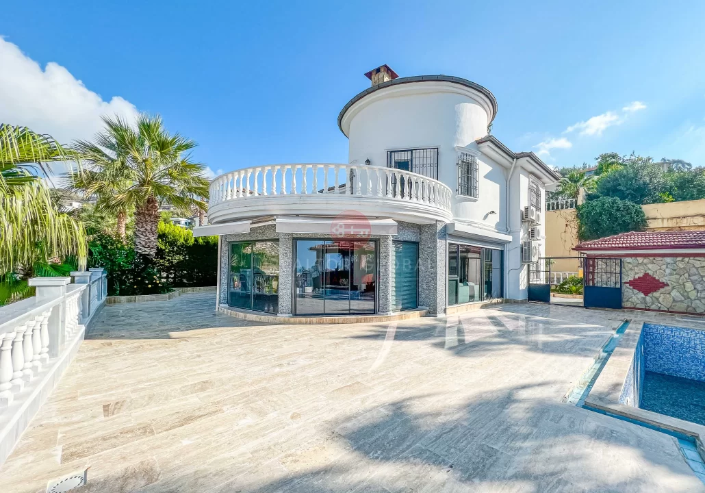 Enjoy The Mesmerizing Sea Views At Your Own Pricavy in The Apartment For Sale in Alanya