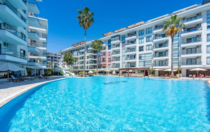 Apartment For Sale in Alanya Under 650m From The Beaches