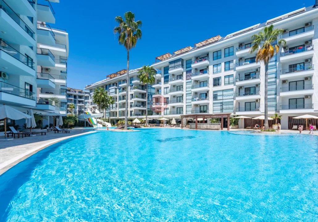 Apartment For Sale in Alanya Under 650m From The Beaches