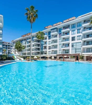 Apartment For Sale in Alanya Under 650m From The Beaches
