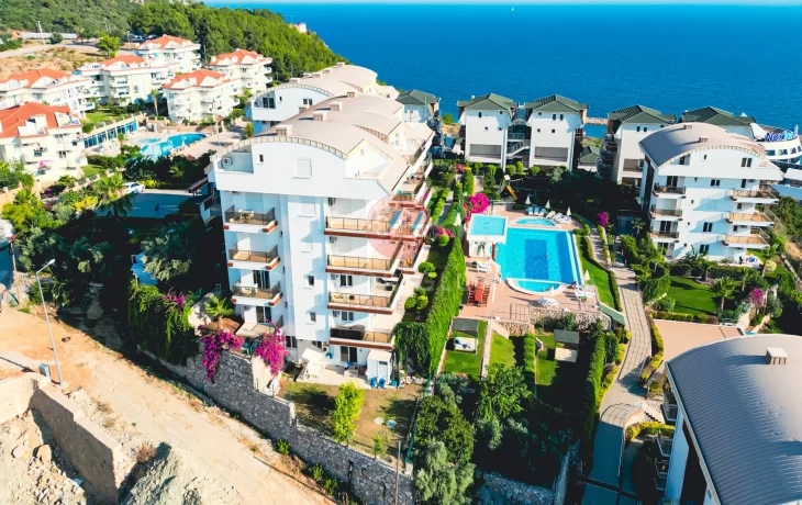 4 Bedrooms And Lots of Space is All You Need For Your Family At This Apartment For Sale in Alanya