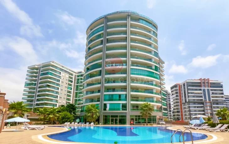 Glamorous Interiors One-bedroom Apartment For Sale in Alanya