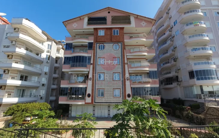 Sonnendurchflutete Strandwohnung mit einem Schlafzimmer zum Verkauf in Alanya