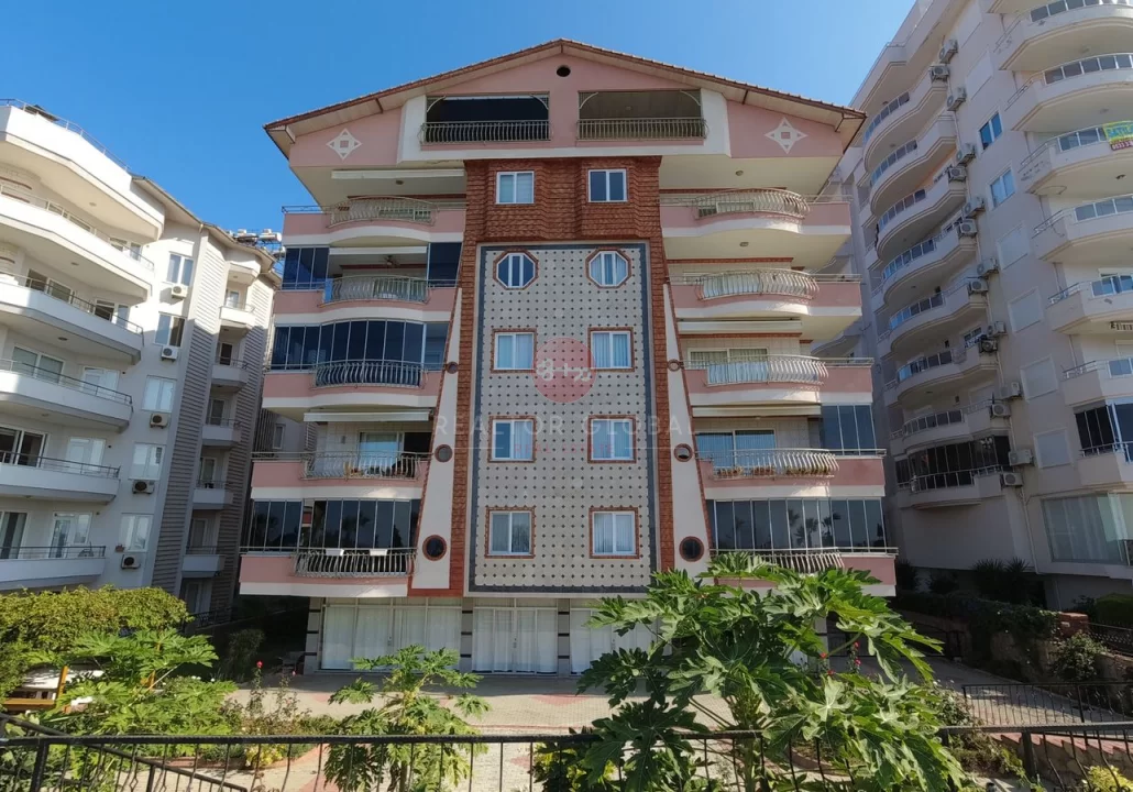 Sonnendurchflutete Strandwohnung mit einem Schlafzimmer zum Verkauf in Alanya
