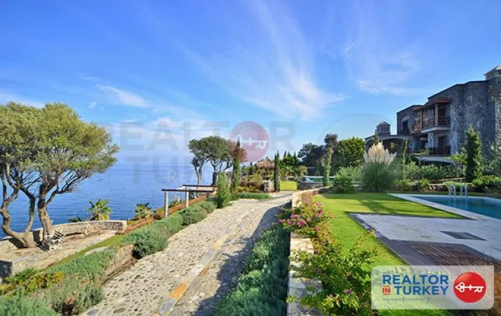 Luxury detached villa for sale with private pool for sale in Bodrum
