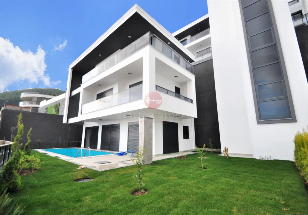 Own A Spacious Luxury Villa For Sale in Alanya