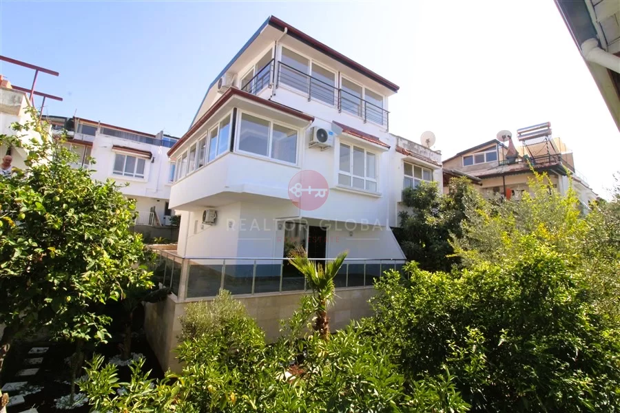Lavish Interiors, A Close To The Beach Villa For Sale in Alanya