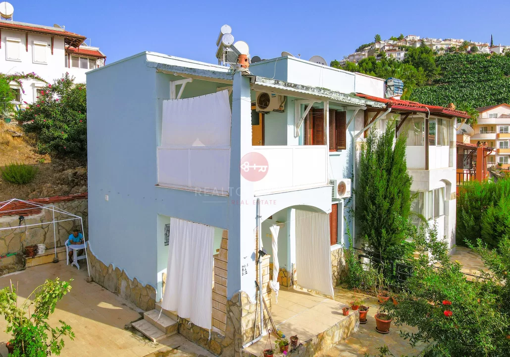 Own A Well-Kept Home Near The Sea, A Furnished Villa For Sale in Alanya