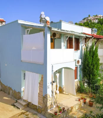 Own A Well-Kept Home Near The Sea, A Furnished Villa For Sale in Alanya