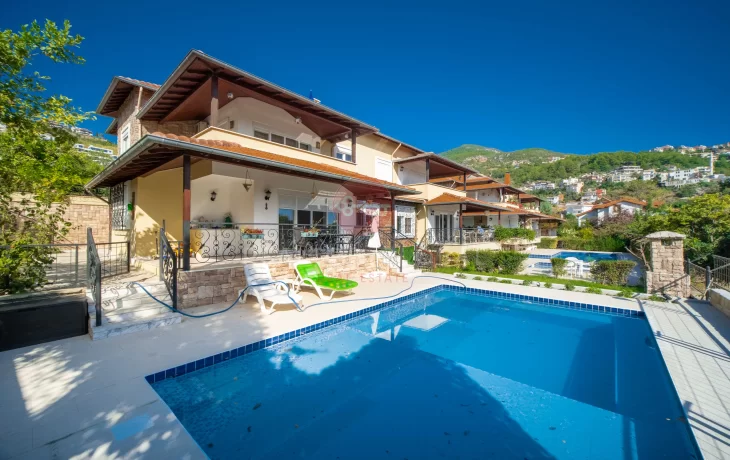 Attention To Detail, Brightly And Spacious Interiors A Villa For Sale in Alanya
